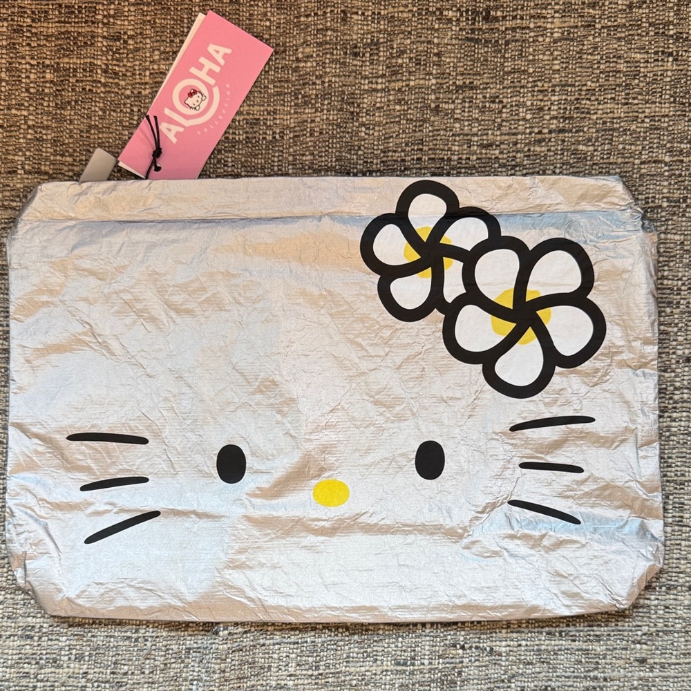 ALOHA Collection Silver Hello Kitty Pouch